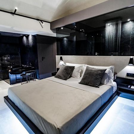 4 Suites " Unconventional Living Rooms " Catania Bagian luar foto