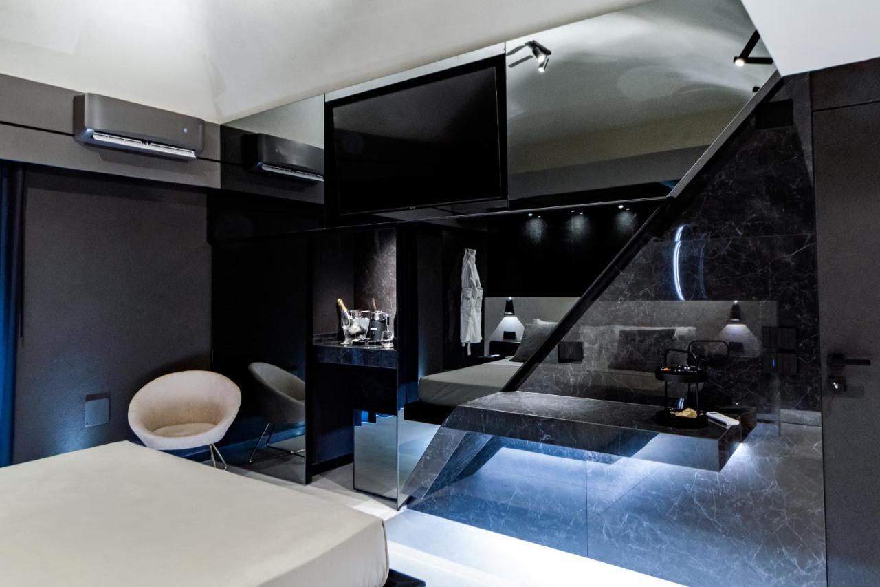 4 Suites " Unconventional Living Rooms " Catania Bagian luar foto