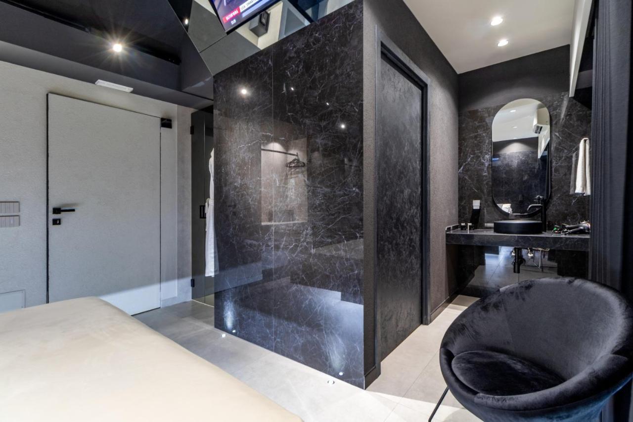 4 Suites " Unconventional Living Rooms " Catania Bagian luar foto