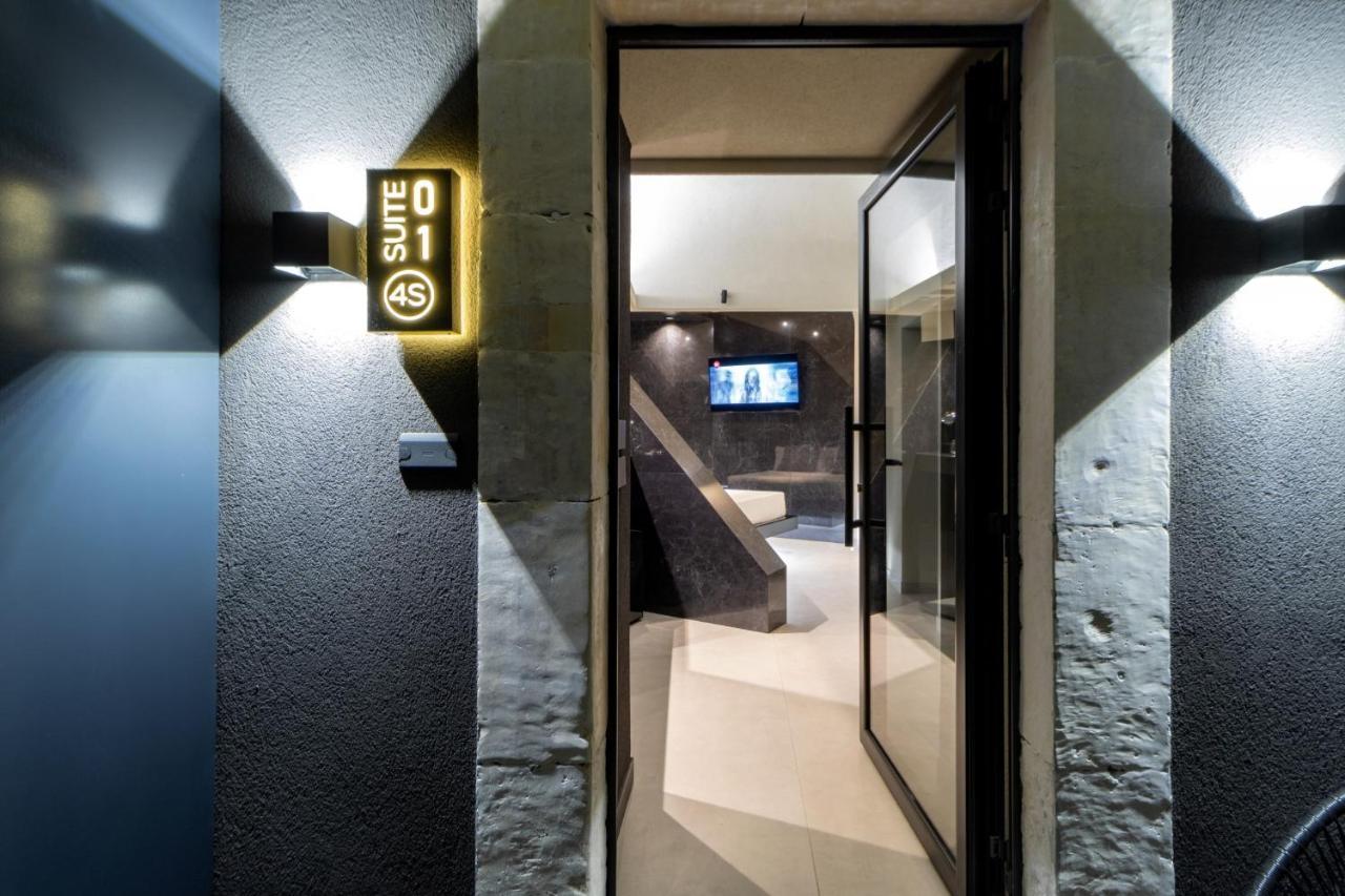 4 Suites " Unconventional Living Rooms " Catania Bagian luar foto