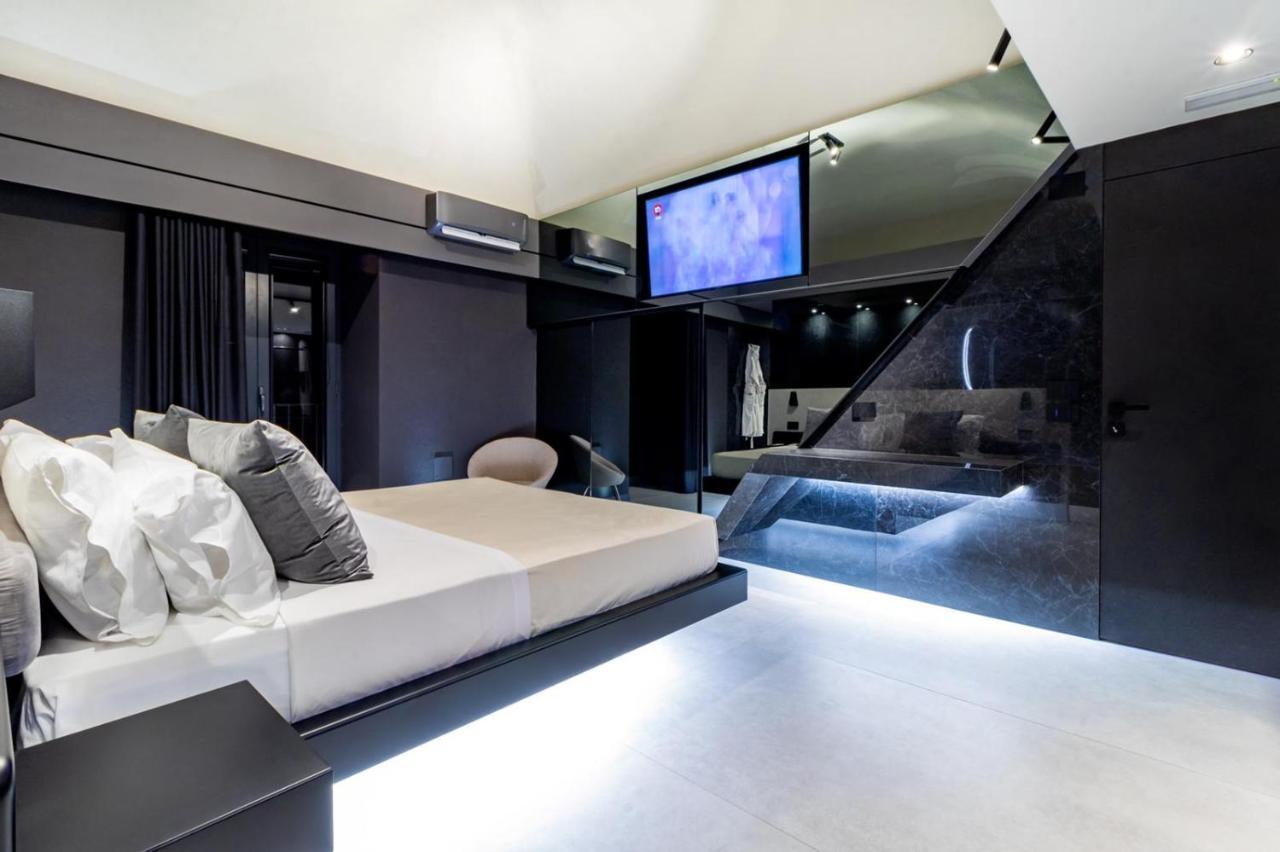 4 Suites " Unconventional Living Rooms " Catania Bagian luar foto