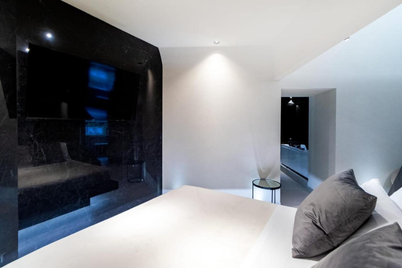 4 Suites " Unconventional Living Rooms " Catania Bagian luar foto